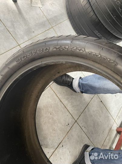 Pirelli Ice Zero 305/30 R20