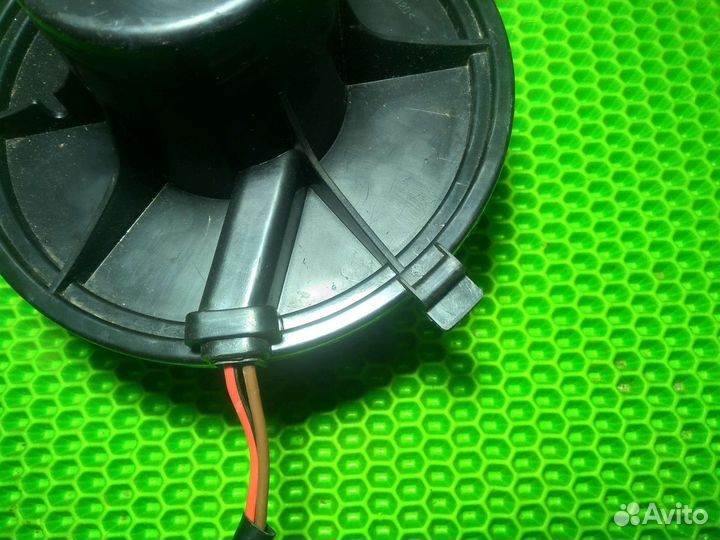 Моторчик печки Audi 80 b3