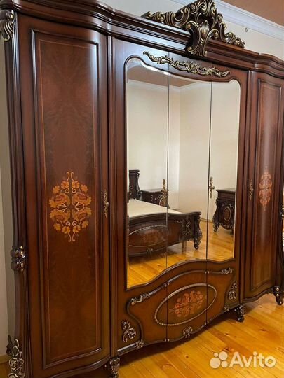 Спальный гарнитур