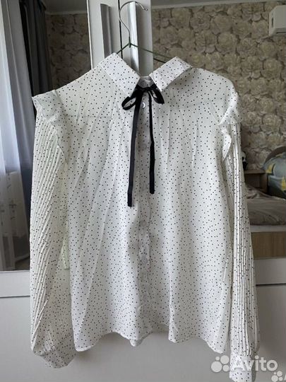 Блузка белая в горошек