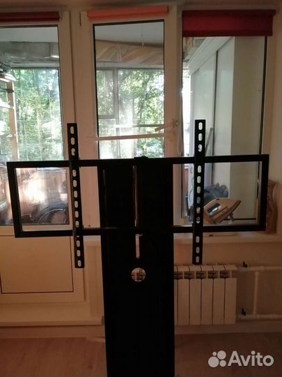 Стеклянная тумба под тв