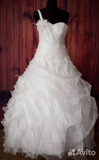 Платье свадебное новое р.44-46