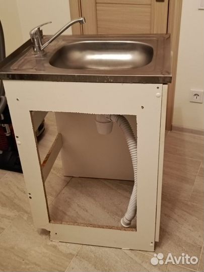 Кухонная мойка с тумбой