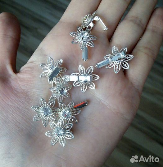 Заколки для волос