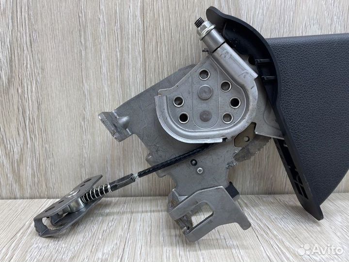 Рычаг стояночного тормоза Kia Rio 4 FB 1.4