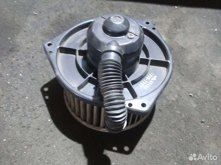 Моторчик печки Nissan Maxima а32