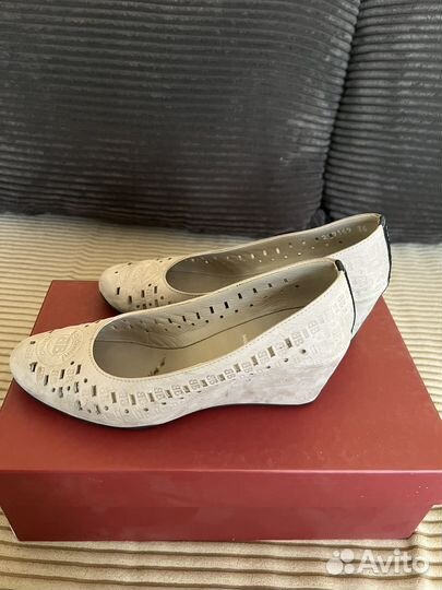 Замшевые туфли