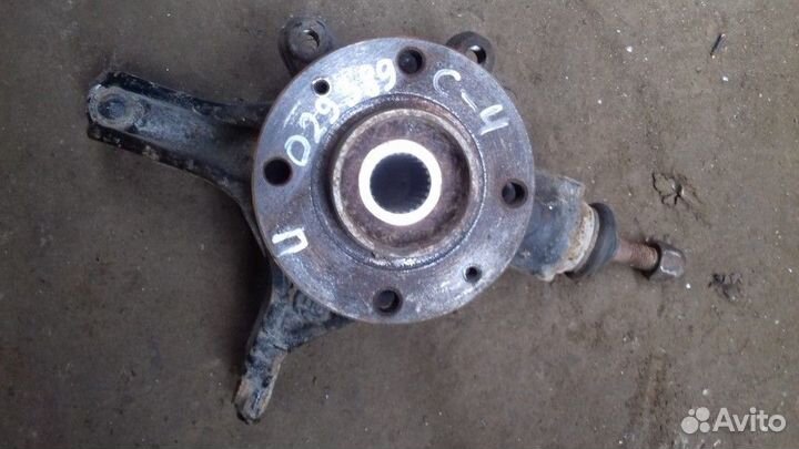 Кулак поворотный передний правый Citroen C4 2011