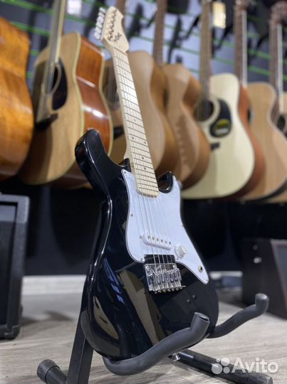 Caraya E100BK электрогитара уменьшенная (новая)