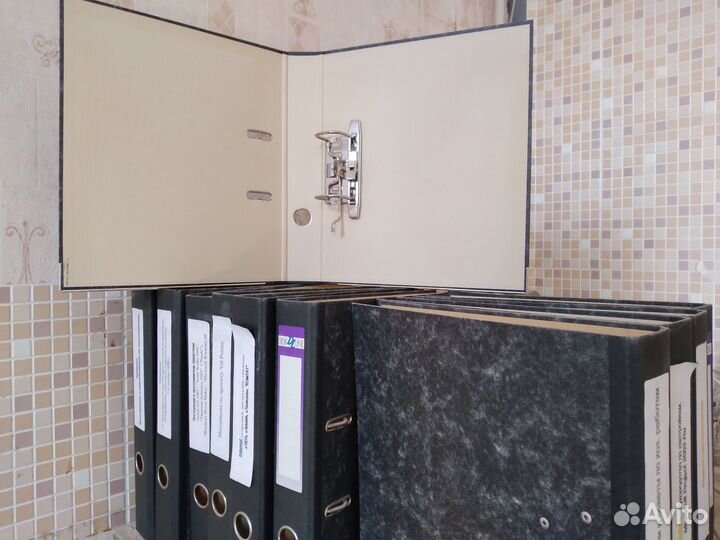 Папка для бумаг с креплениями-защелками