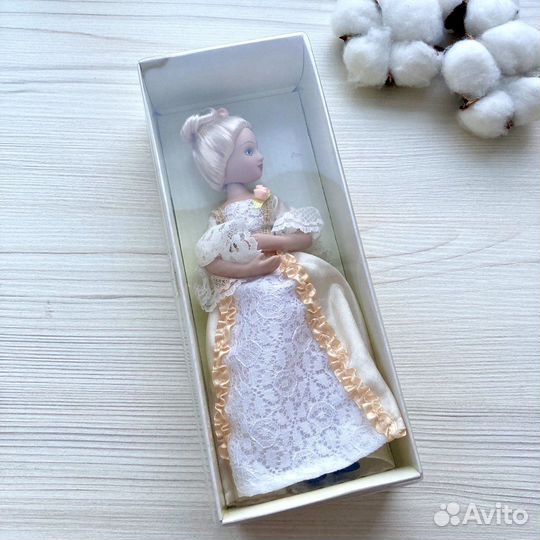 Новая кукла фарфоровая