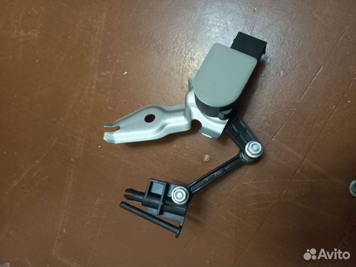 Датчик положения кузова Toureg1, Cayenne1, Audi Q7