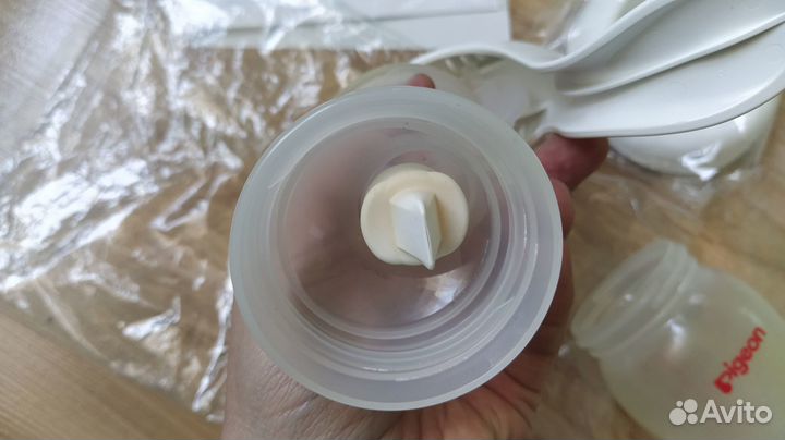 Молокоотсос Pigeon ручной два режима с бутылочкой