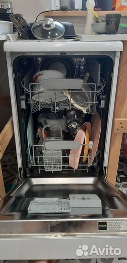 Посудомоечная машина Hotpoint Ariston узкая