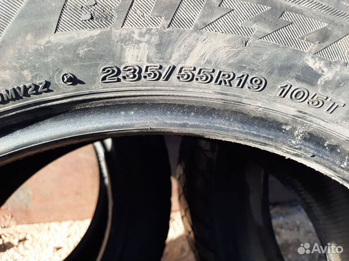 Bridgestone Blizzak LM-001 Evo 235/55 R19