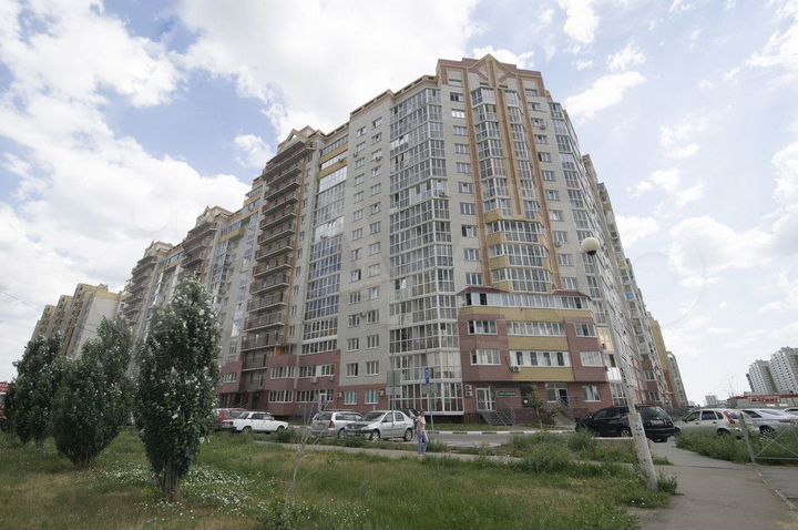 2-к. квартира, 81 м², 10/16 эт.