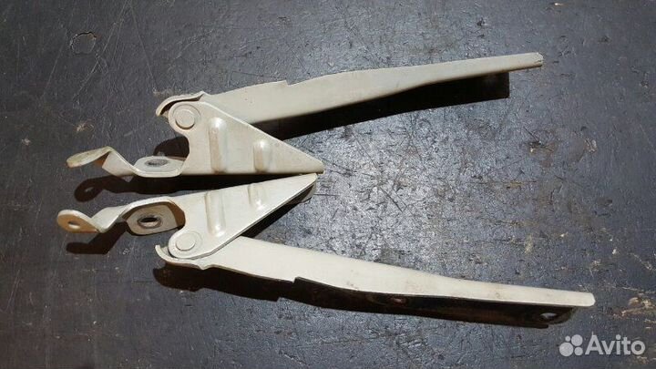 Петли капота Subaru Forester SG5 EJ205 04