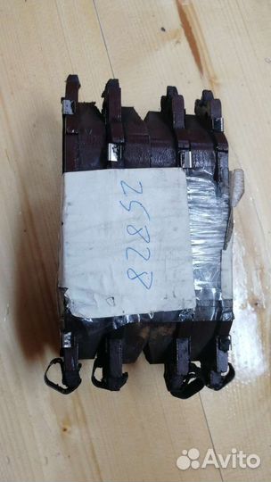 Тормозные колодки (перед и зад) тойота Вокси