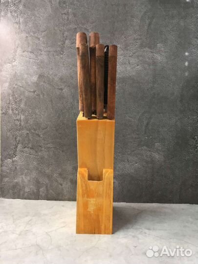 Набор кухонных ножей с подставкой