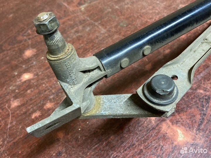 Механизм стеклоочистителя Ауди 80 б4