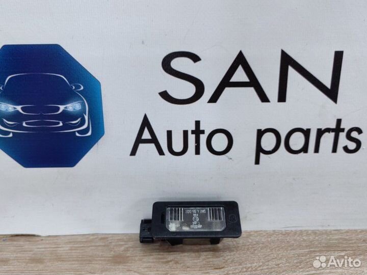 Подсветка номеров левая Bmw X5 E70 N62B48 2008