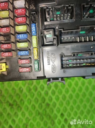 Блок предохранителей Kia Rio