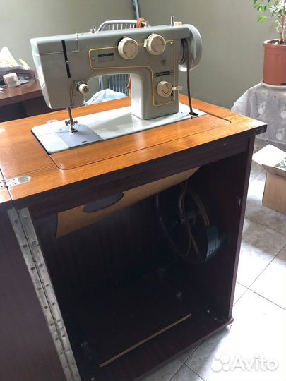 Швейная машина Подольск 142