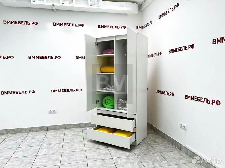 Шкаф белый распашной