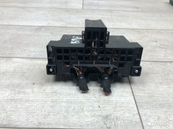 Блок предохранителей правый Ford Fiesta хэтчбек