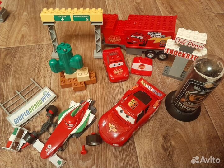 Много игрушек