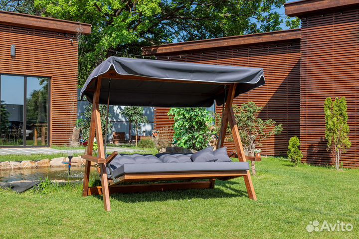 Премиальные качели Lyon с серыми подушками