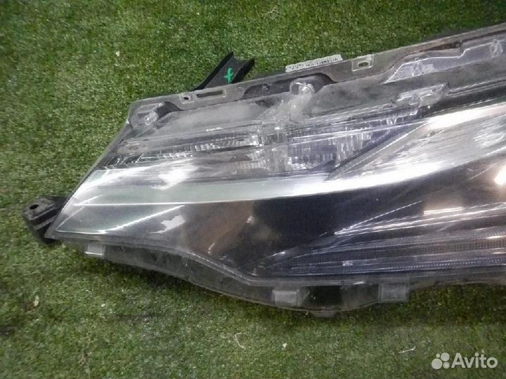 Фара левая Toyota Corolla Axio