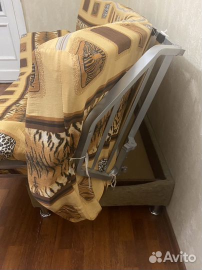 Диван книжка