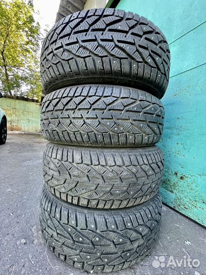 Kormoran Stud 2 215/55 R16 97T