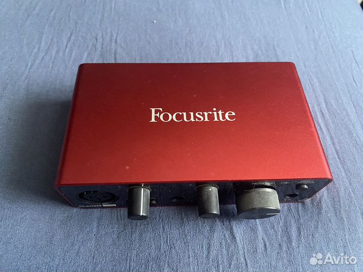 Внешняя звуковая карта Focusrite Scarlett Solo