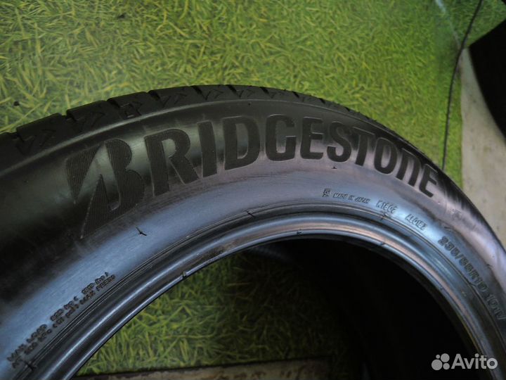 Bridgestone Alenza 001 235/55 R19