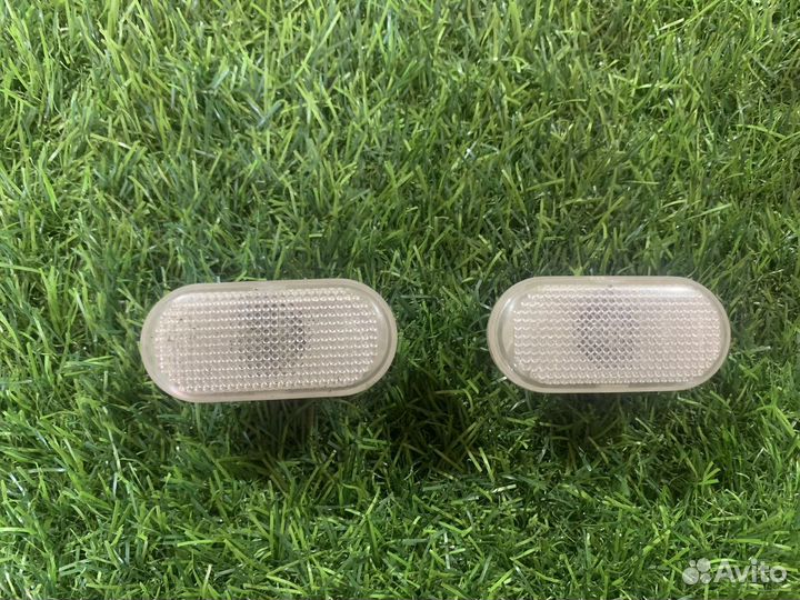 Повторитель поворота Renault Logan