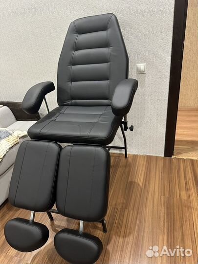 Педикюрное кресло, кушетка