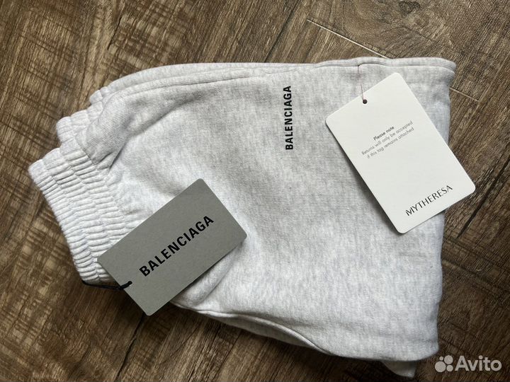 Balenciaga джогеры 4 года