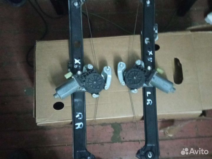 Стеклоподъемник задний правый. Бмв х5. Е53