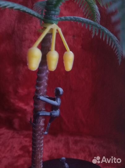 Собиратели бананов. Игрушка. СССР