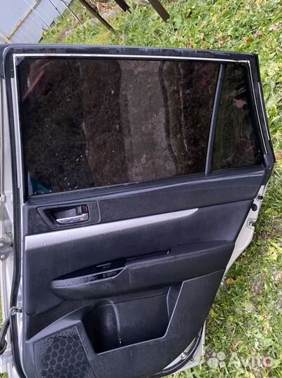 Дверь на Subaru Outback