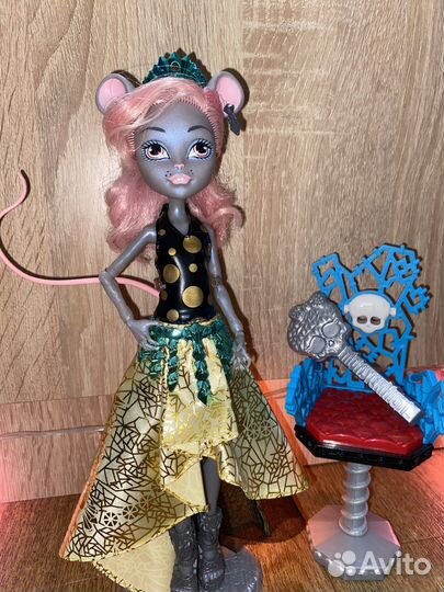 Кукла Монстер Хай Мауседес Кинг