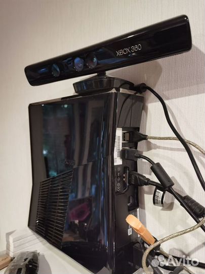 Xbox 360 Freeboot, Kinect, 2 геймпада, держатель