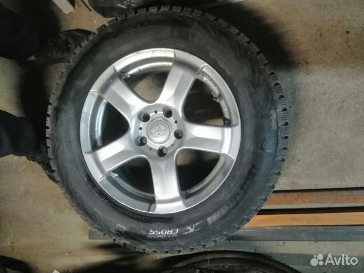 Литые диски Toyota ipsum с зимней резиной