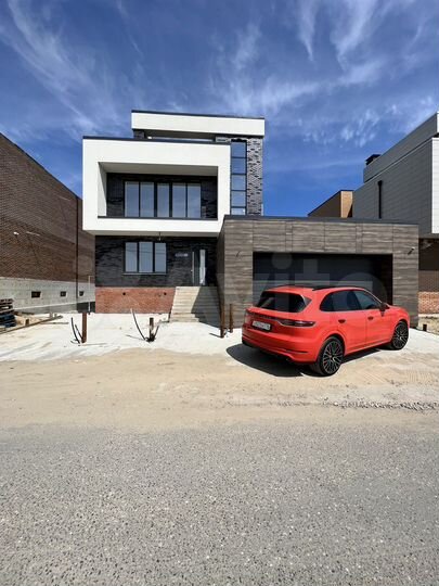 Коттедж 330 м² на участке 6,1 сот.