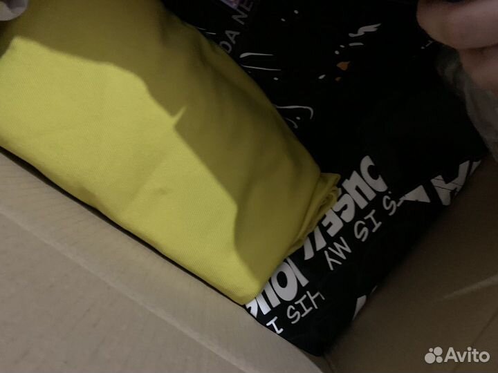 Две коробки вещей и игрушек