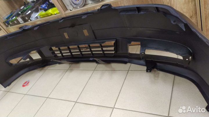 Бампер передний toyota ipsum