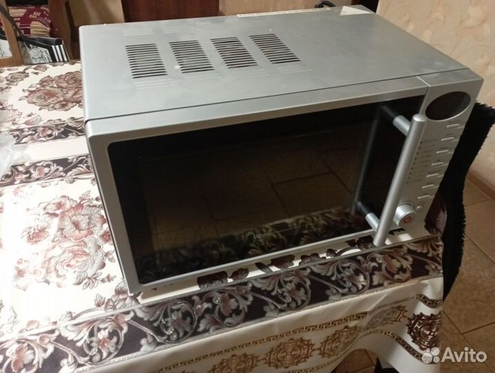 Микроволновая печь Vitek на запчасти