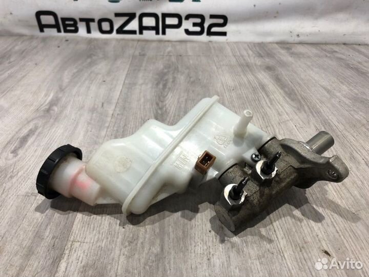 Главный тормозной цилиндр Hyundai Solaris седан